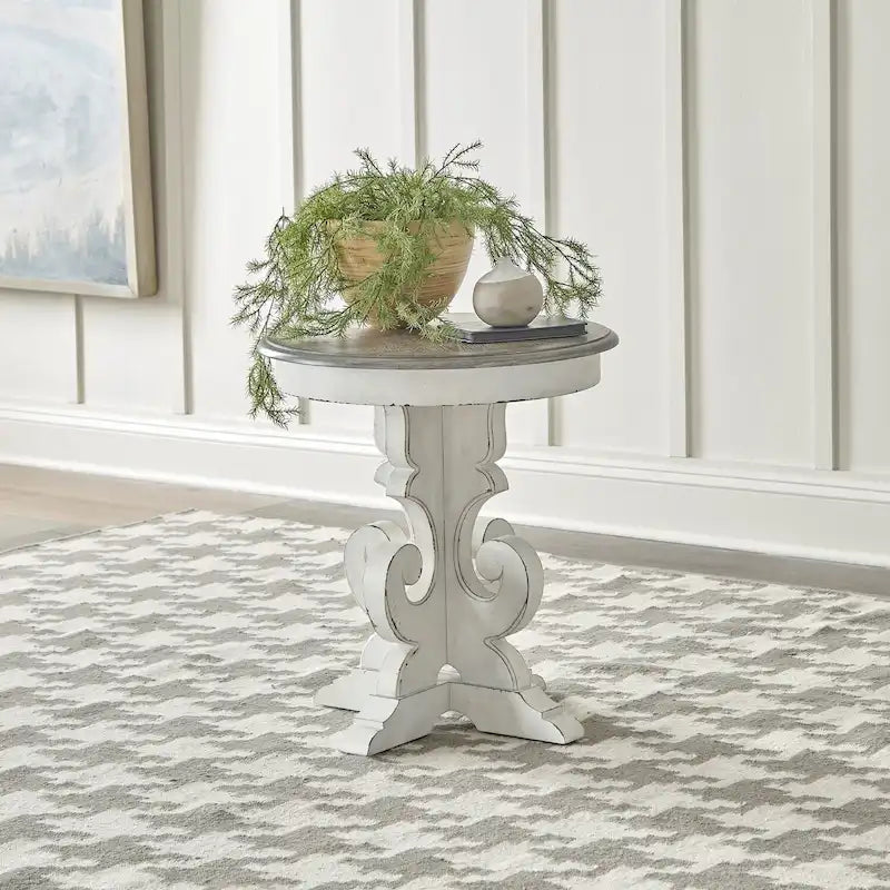 Table d'appoint ronde à piédestal sculpté de style européen – Placage de peuplier et de chêne blanc avec finition antique