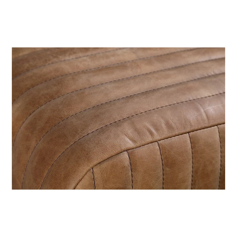 Banc contemporain en cuir pleine fleur côtelé – 150 cm, pieds en laiton, 3 places