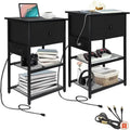 Table de chevet moderne avec station de charge intégrée – 2 prises CA + 2 ports USB, tiroir et étagères grillagées